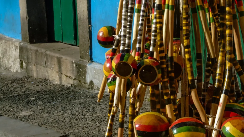 Berimbau: História, Técnicas e Curiosidades do Ícone da Capoeira