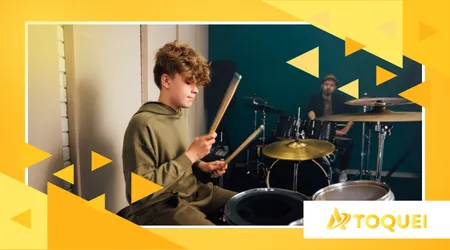 escolher a primeira bateria acústica para iniciantes
