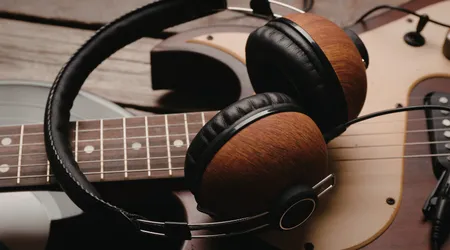 tirar chiado de cordas velhas no violão