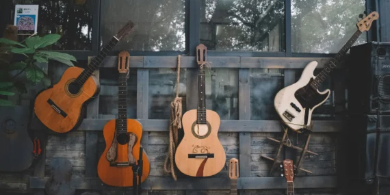 Comparativo: Violões acústicos Yamaha vs Fender para iniciantes