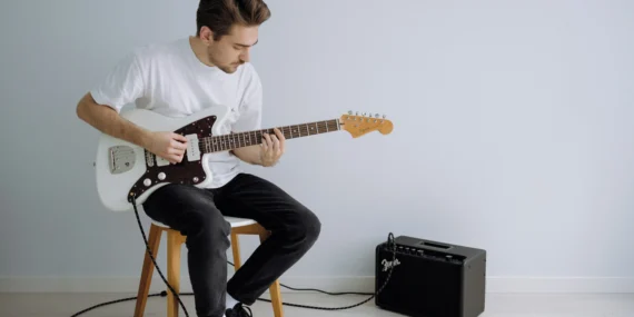 Review da Positive Grid Spark GO para estudar guitarra